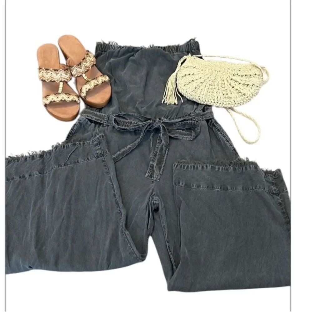 Cloth & Stone szXS dark grey strapless romper frayed edges pockets elastic waist